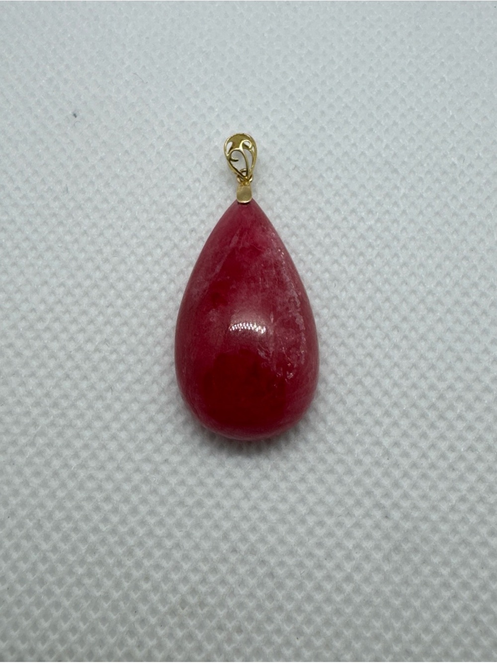 Vintage 18K Yellow Gold Red Rhodonite Gemstone Mineral Pink Pendant